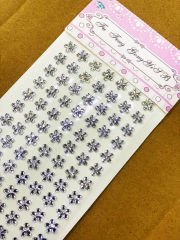 Kristal Taş Çiçek Gümüş Sticker Yapışkanlı 84 Adet