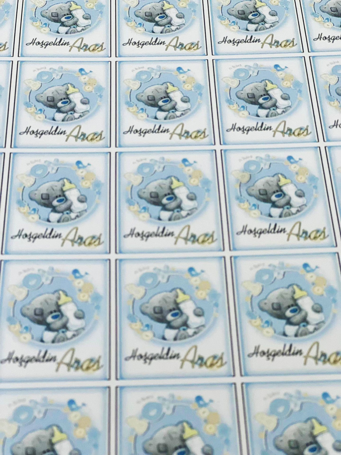 Yapışkanlı İsim Etiketi Biberonlu Ayıcık 3,5 x 4.5 cm 30 Adet Bebek İsim Etiketi
