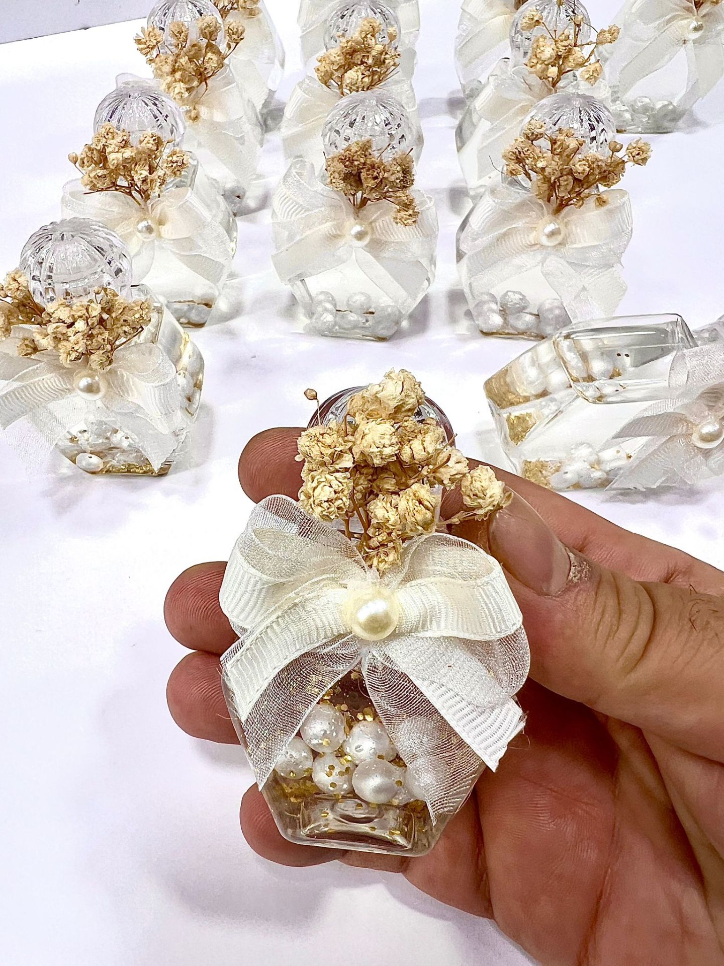 Altıgen Şişe Plastik Saray Kapaklı 40cc Kolonya İncili Simli Krem Süslü Söz - Nişan - Nikah Şekeri