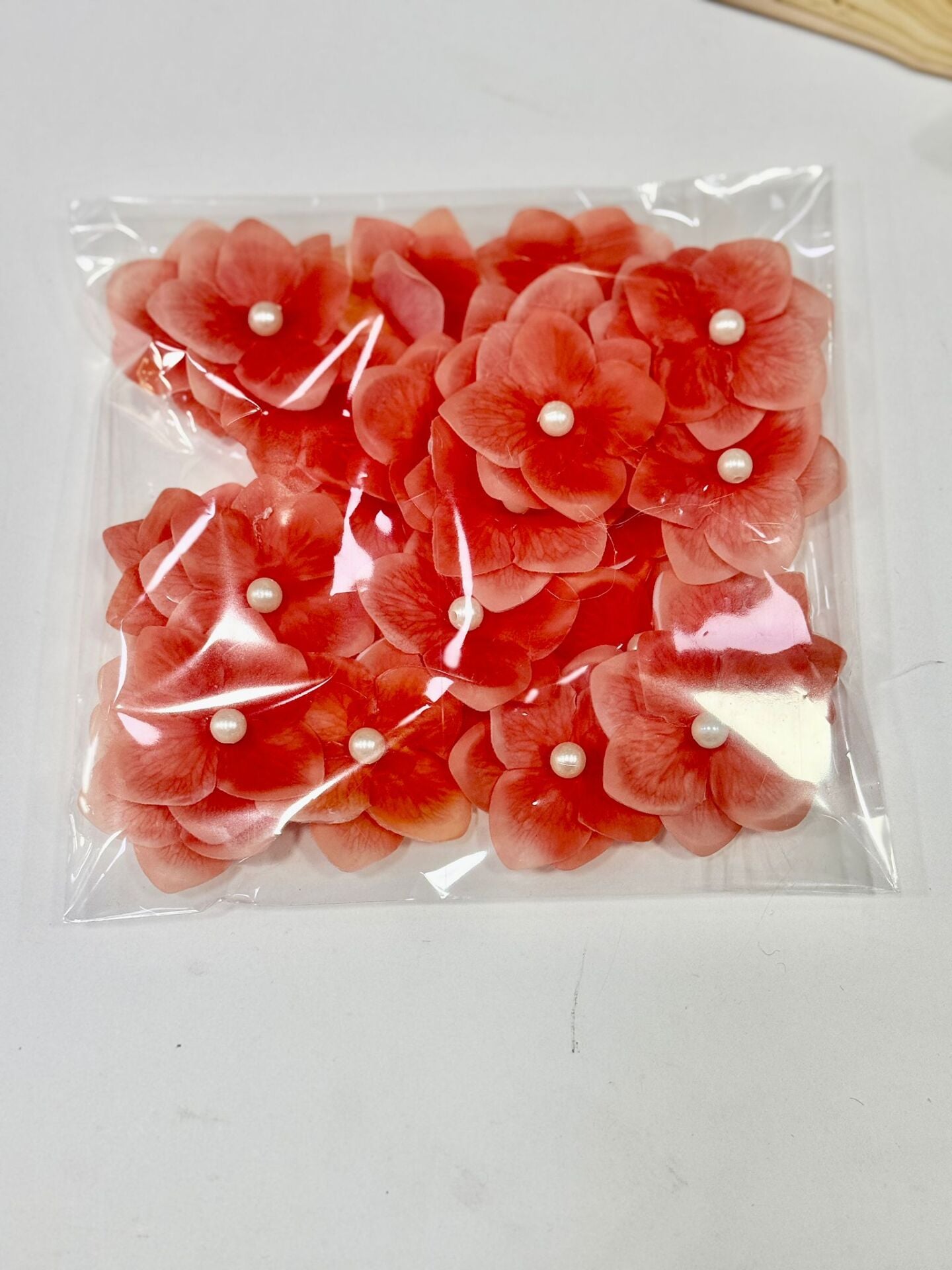 İncili Islak Ortanca Yapay Hazır Çiçek Nar Çiçeği Rengi 25 Adet Dekoratif Konsept Hediyelik Süsleme